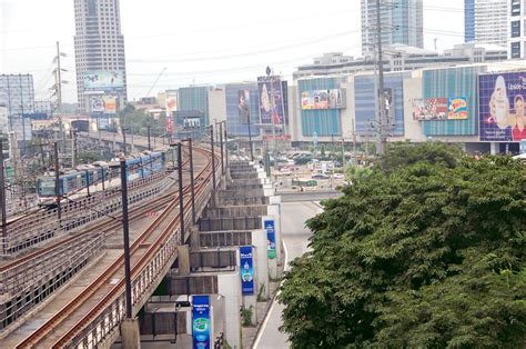 shaw mrt station to megamall